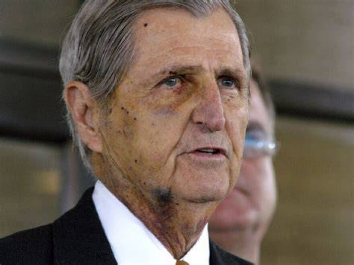 Harry Whittington, the Texas attorney shot by Cheney during a 2006 hunting trip, dies |