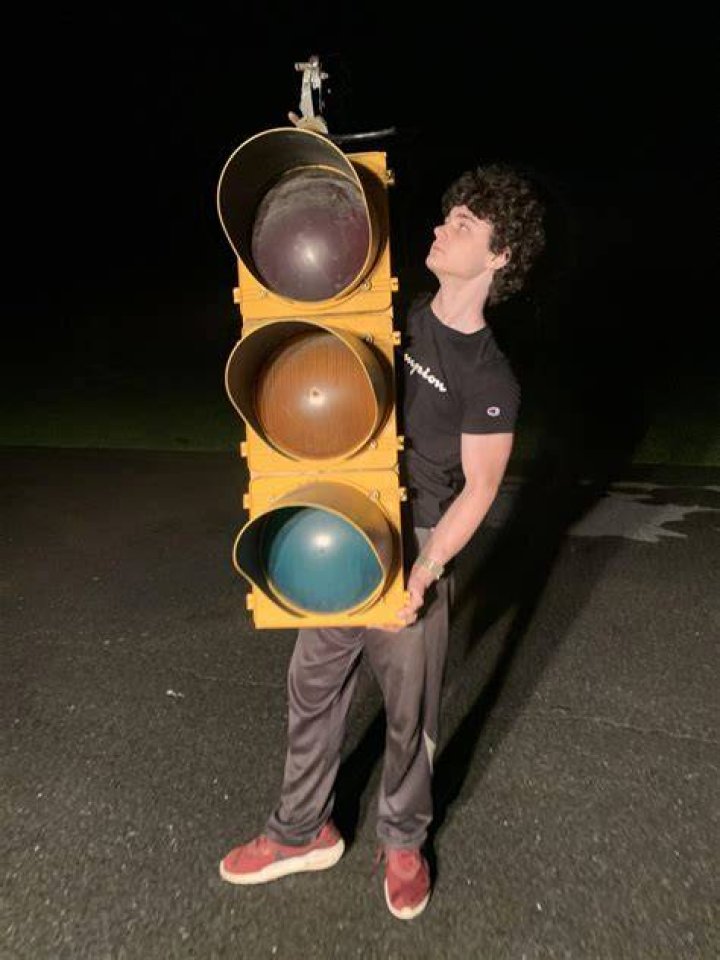 How Big Are Traffic Lights?