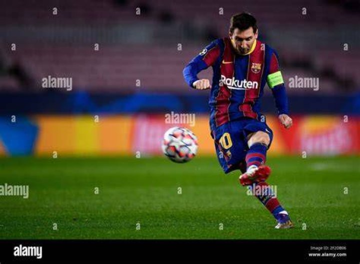 Lionel MESSI scores panenka free kick goal in FC Barcelona win, reaches 41 goals