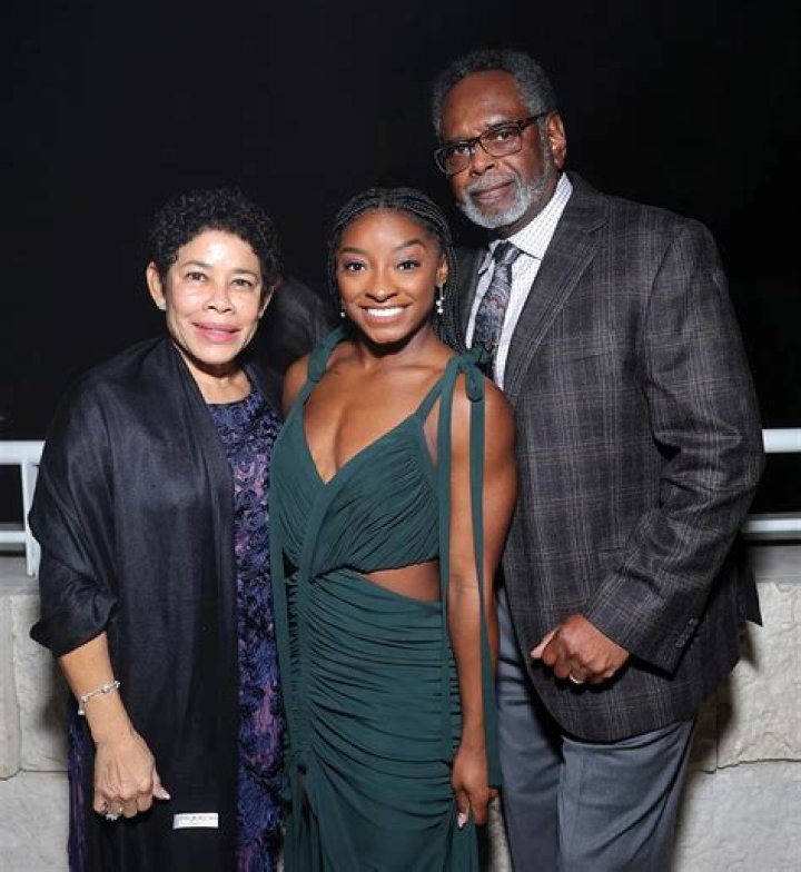 Simone Biles Sister Reveals Familys Reaction AfterShe Came Ou |