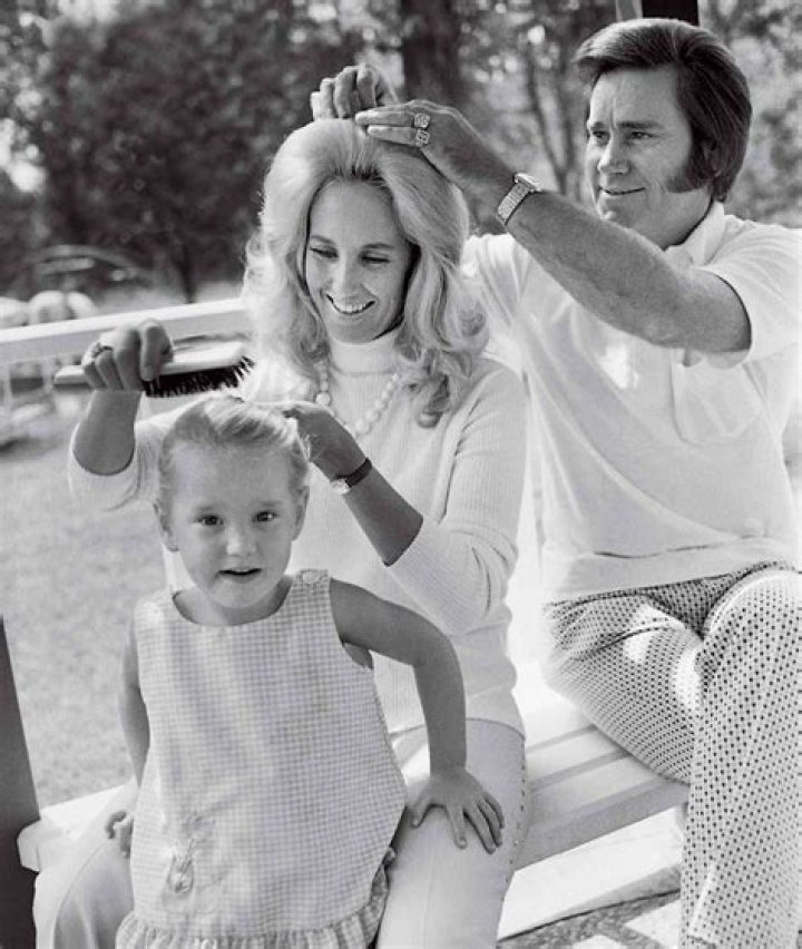 The Life of Iconic Tammy Wynettes Daughter |