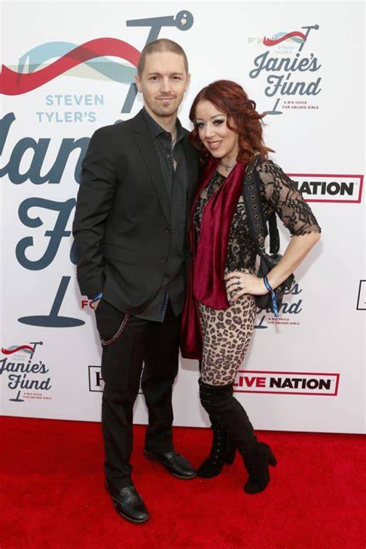 What in-N-Out Heiress Lynsi Snyder's Life Is Like